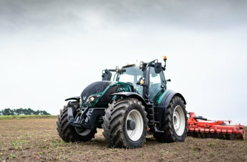 Valtra T235<br>IMAGE SOURCE: Valtra