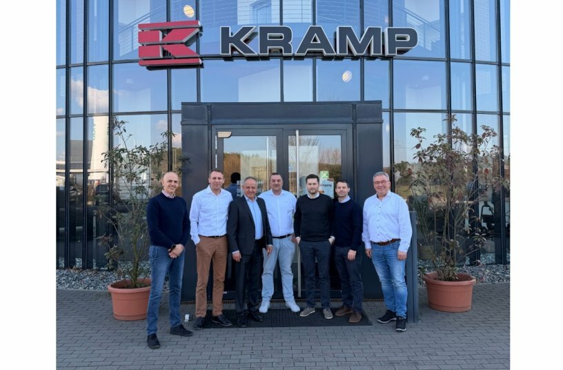 Kramp und BTS Turbo freuen sich auf die zukünftige Zusammenarbeit (v.l.): Giuseppe Sottile, Global Sales Manager BTS GmbH, Johannes Peyke, Managing Director Kramp DACH, Ferdinand Ücker, Geschäftsführer / CTO BTS GmbH, Markus Steinkogler, Assortment Specialist Kramp DACH, Tobias Reicheneder, Vertriebsleiter DACH BTS GmbH, Andreas Purkart, Datentechnik / Data Development BTS GmbH, Frank Schruff, Assortment Manager Kramp DACH.<br>BILDQUELLE: KRAMP GmbH