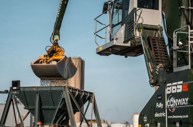 Schiff ausladen in 6 h und Energieverbrauch senken<br>BILDQUELLE: Sennebogen