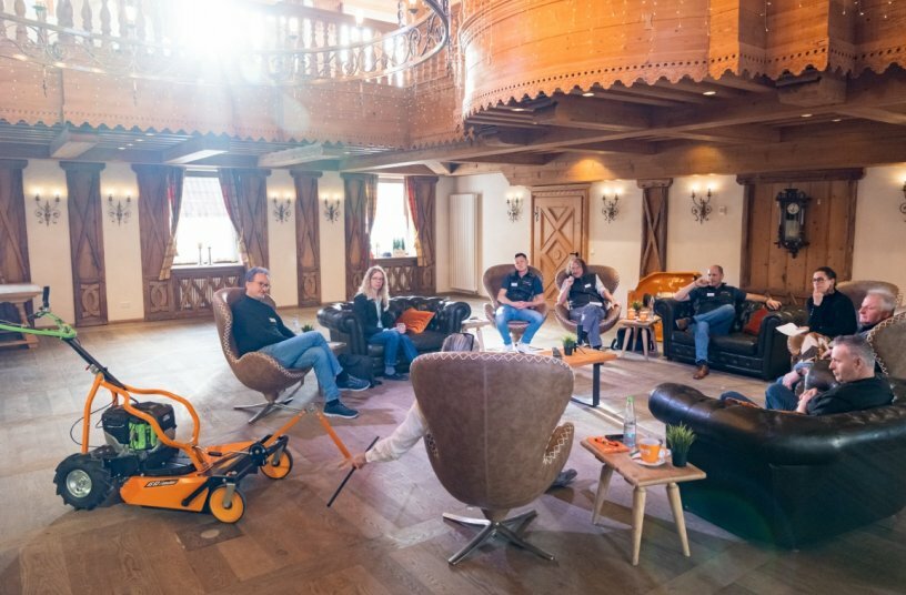 Von AS-Motor initiierte Diskussionsrunde zur ökologisch orientierten Grünflächenpflege.<br>BILDQUELLE: AS-Motor