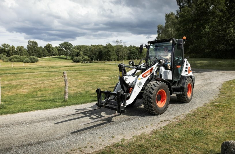 Bobcat L100<br>IMAGE SOURCE: Bobcat
