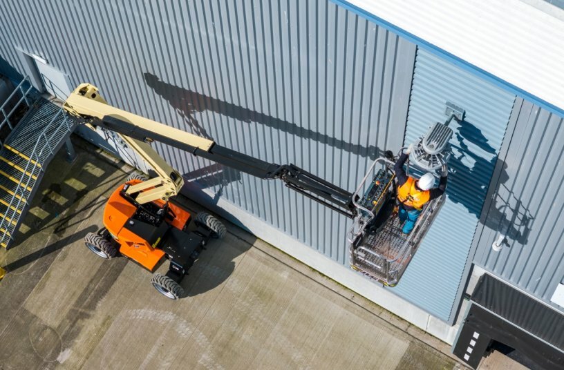 JLG EC450AJ Compact im Einsatz<br>BILDQUELLE: JLG