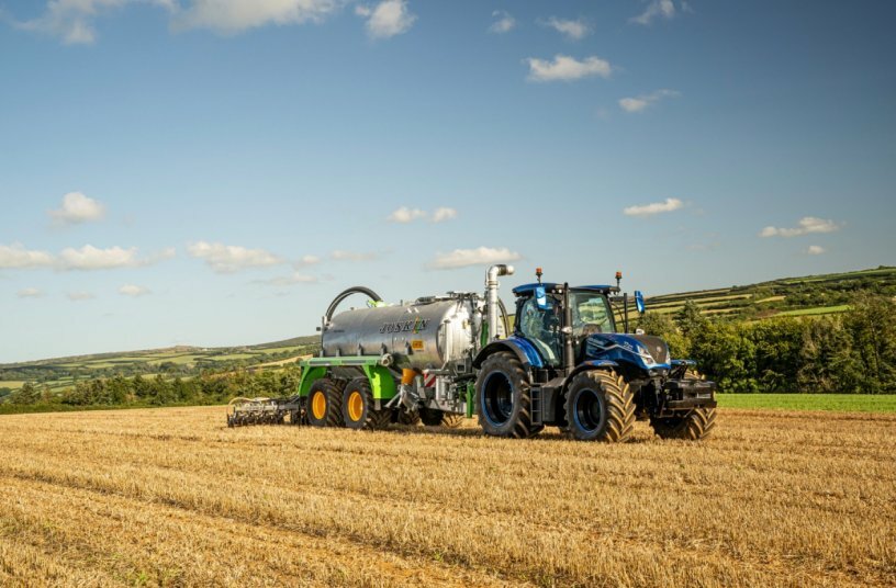 New Holland T7 Methane Power LNG<br>IMAGE SOURCE: New Holland Agriculture