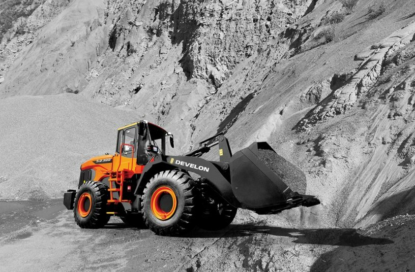 DEVELON excavator and wheel loader to be exported to Angola.<br>IMAGE SOURCE: DEVELON