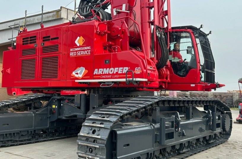 KOBELCO SK1300DLC<br>IMAGE SOURCE: KOBELCO Construction Machinery Europe B.V. (KCME)