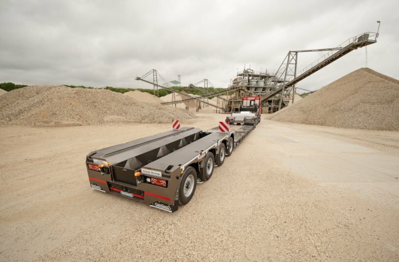 Nooteboom introduces new 2+4 EURO-PX3: More payload, more flexibility in special transport<br>IMAGE SOURCE: Nooteboom Trailers B.V.