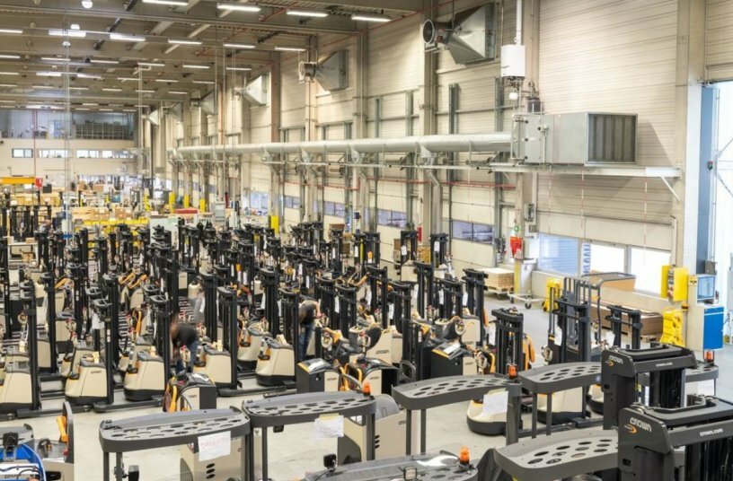 Today in Roding, Crown manufactures a wide range of products across 19 truck series.<br>IMAGE SOURCE: Crown