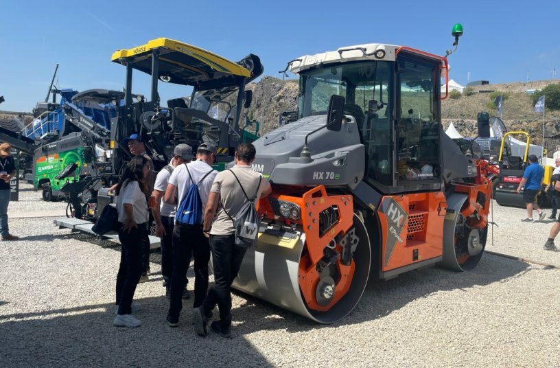 The Wirtgen Group production system for locally emission-free construction sites not only ensures compliance with the strict emission limits that apply particularly in urban areas, but also boosts profitability.<br>IMAGE SOURCE: WIRTGEN GROUP