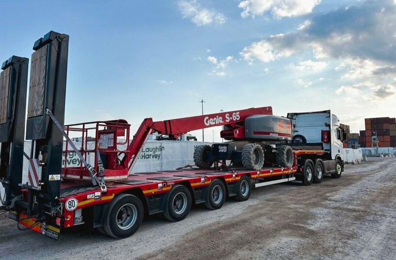 Already in action: The first »STEPSTAR« Z on UK roads.<br>IMAGE SOURCE: Goldhofer AG