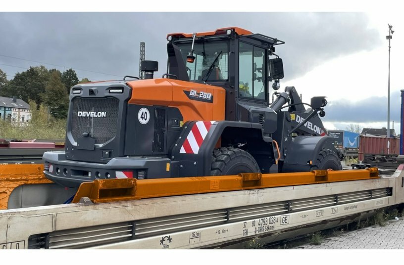 A New Step in Rail Transport: Meet the Cargo-basket<br>IMAGE SOURCE: Van der Vlist