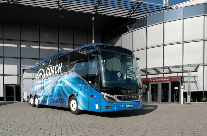Electrified Coach ELCH test drive<br>IMAGE SOURCE: Daimler Truck AG