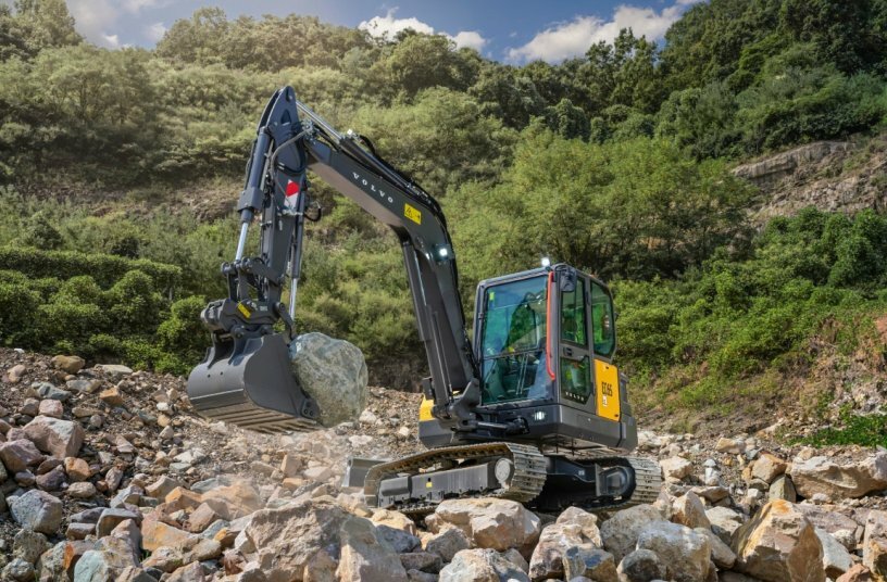 Der Kompaktbagger EC65 folgt auf das Modell EC60E, wobei Volvo CE die nochmalige Senkung der Gesamtbetriebskosten im Visier hatte.<br>BILDQUELLE: Volvo Construction Equipment