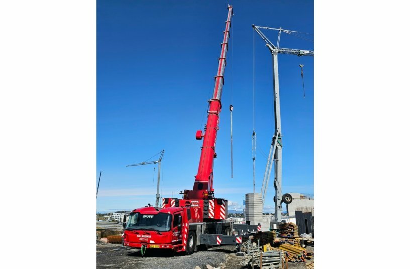 Both of the new cranes are operating on jobsites around Reykjavík.<br>IMAGE SOURCE: Manitowoc