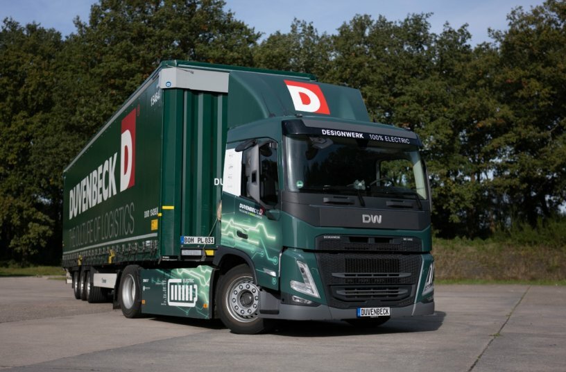 In long-distance service for Duvenbeck for the first time: a battery powered low-deck tractor unit based on the MID CAB model in Volvo’s FM range of vehicles.<br>IMAGE SOURCE: Duvenbeck