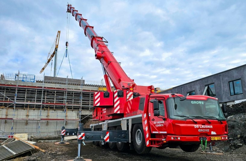 Additional features on the cranes include winter tires, auxiliary heaters for both the upper and lower cabs, and LED front and work lights to ensure optimal visibility in low-light conditions.<br>IMAGE SOURCE: Manitowoc