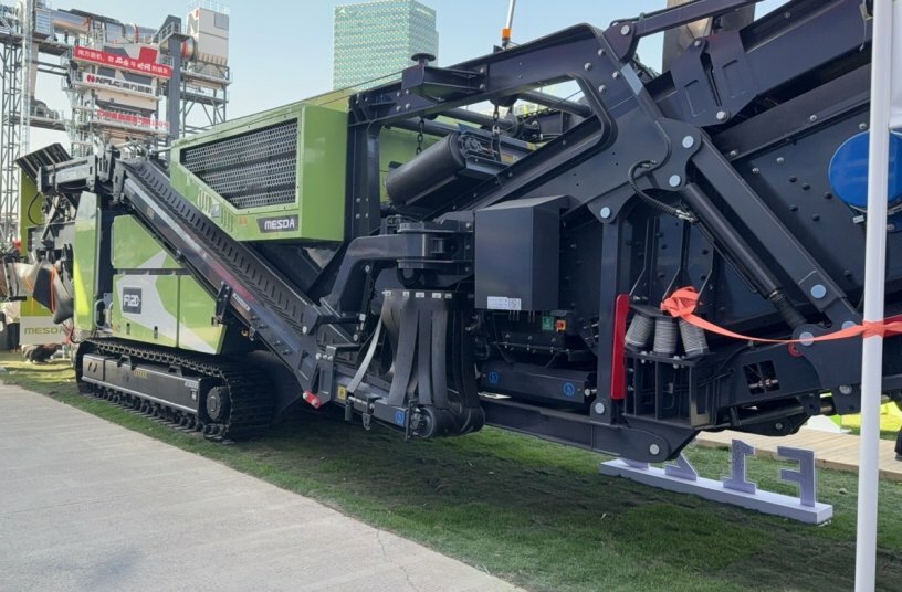 The F12 impresses with its high reduction capacity and innovative features such as the active double-deck pre-screen.<br>IMAGE SOURCE: MESDA Deutschland GmbH & Co. KG