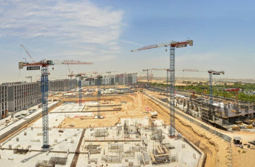 Eight Raimondi flat-top tower cranes deployed in Sharjah, UAE<br>IMAGE SOURCE: Raimondi Group LLC FZ