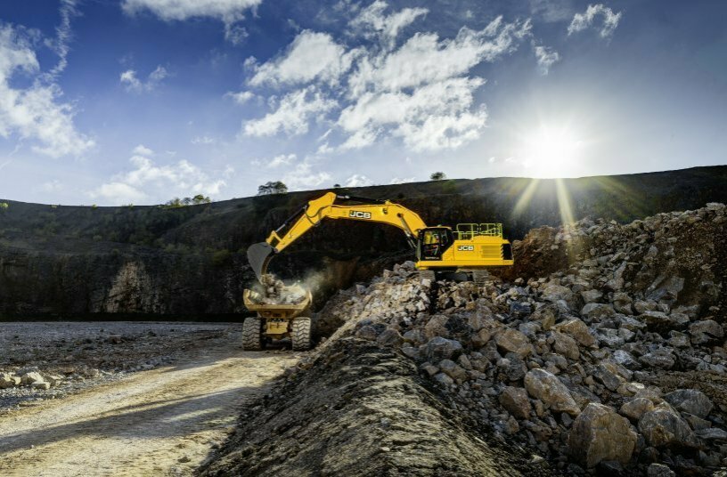 JCB 370X<br>IMAGE SOURCE: JCB