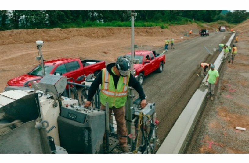 Ideal visibility of all important parts of the machine and the construction process.<br>IMAGE SOURCE: WIRTGEN GROUP