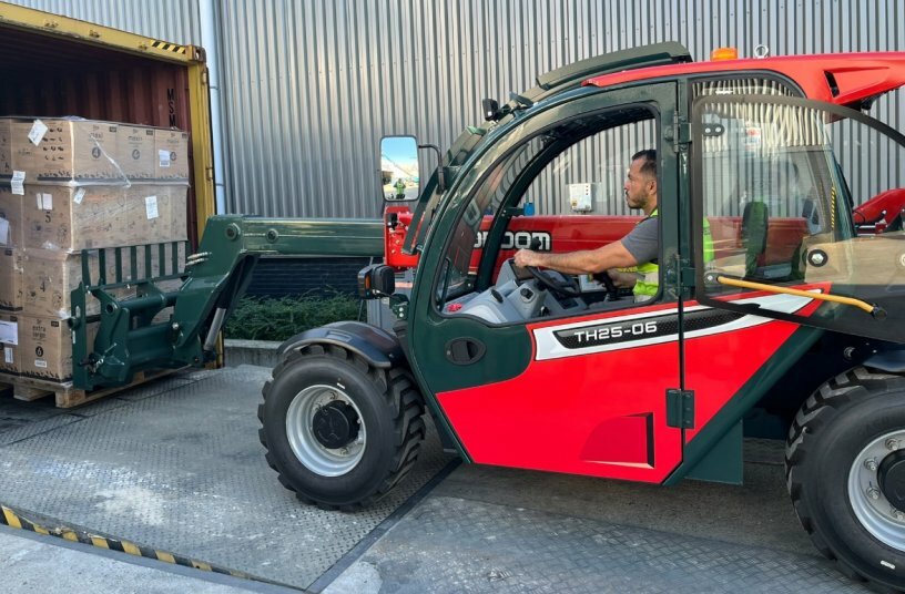 Sinoboom telehandler<br>IMAGE SOURCE: Sinoboom