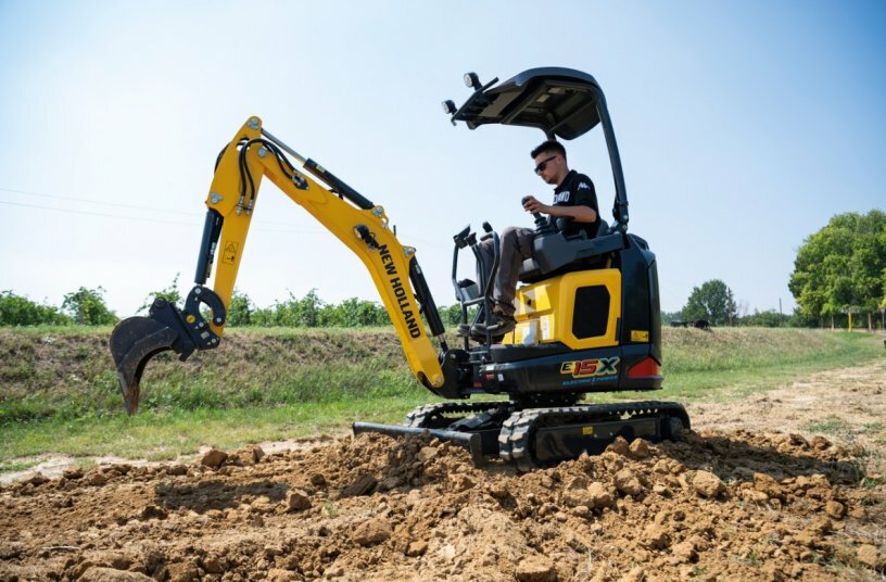 New Holland first fully electric mini excavator at SITEVI 2023<br>IMAGE SOURCE: New Holland Agriculture