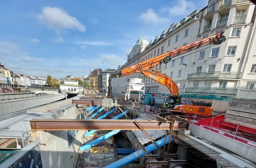Hitachi ZX350LC-7 CTA is ideal for Austrian infrastructure project<br>IMAGE SOURCE: Hitachi Construction Machinery (Europe) NV (HCME)