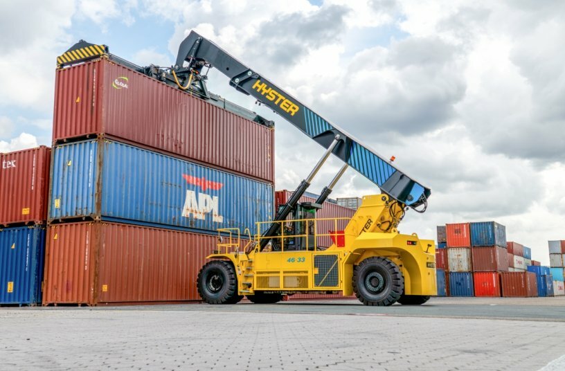 ITG Heffiq Electric Reachstacker<br>IMAGE SOURCE: Hyster