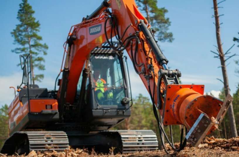 Dipperfox at ConExpo<br>IMAGE SOURCE: Dipperfox