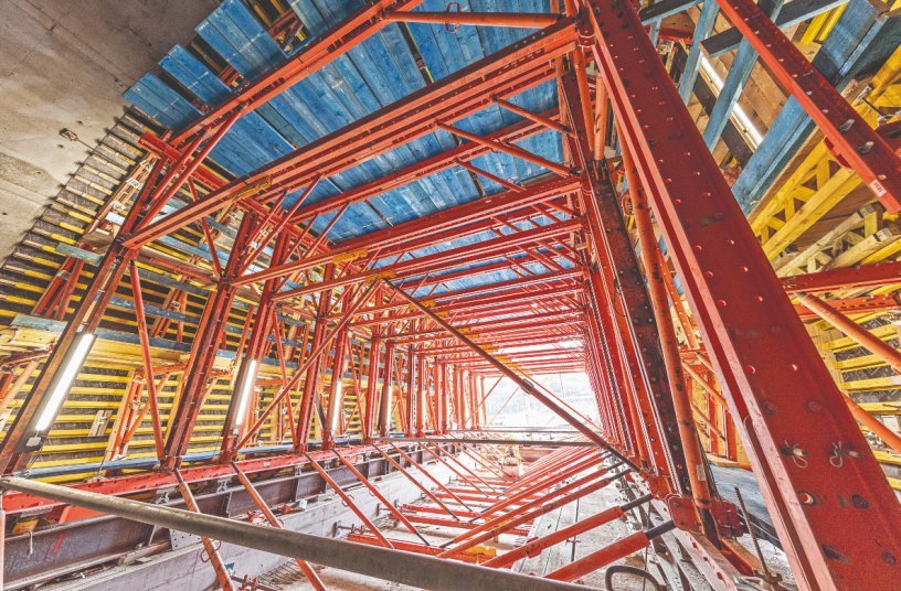 The PERI Tunnel Formwork Carriage had its basis in the VARIOKIT Engineering Construction Kit with rentable system components. In this way, a customised project solution could be developed in the shortest <br>IMAGE SOURCE: PERI SE
