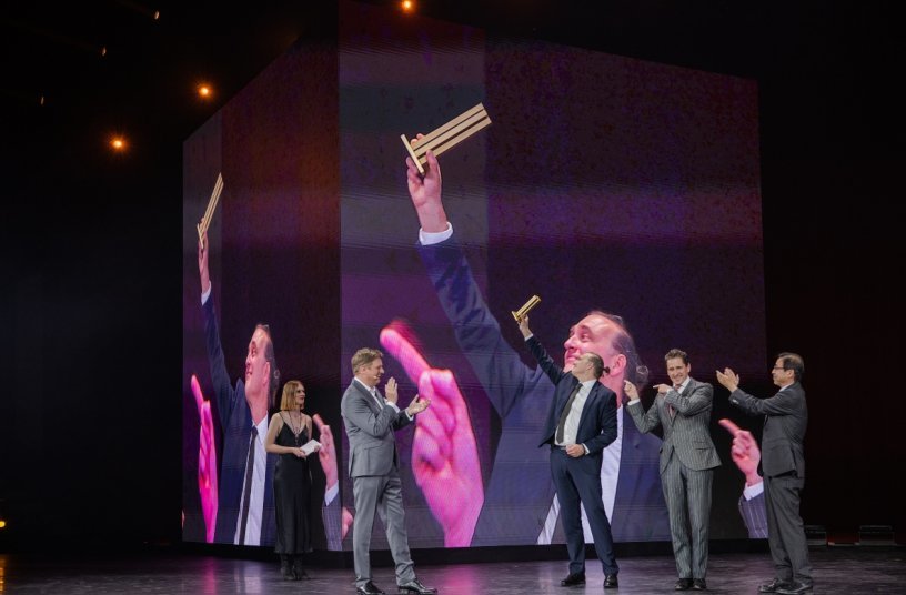 iF Design Awards 2022 Ceremony - Gold Reflex E<br>IMAGE SOURCE: Toyota Material Handling