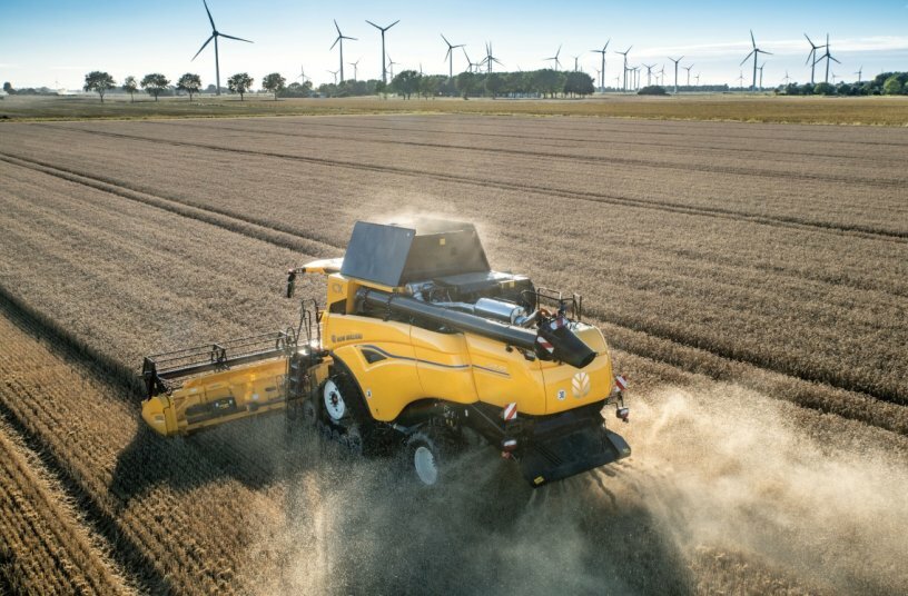 New Holland CX8.90<br>IMAGE SOURCE: New Holland Agriculture