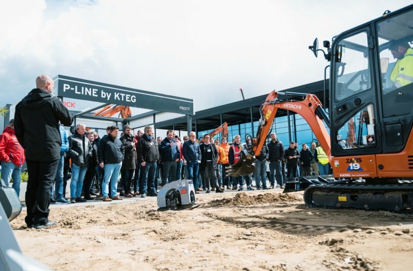 Auch außen, im Expo Park Bau ging es mit interessanten Vorführungen weiter. <br>BILDQUELLE: wyynot GmbH; Kiesel GmbH