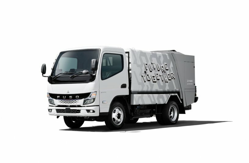 FUSO eCanter with garbage truck application<br>IMAGE SOURCE: Daimler Truck AG