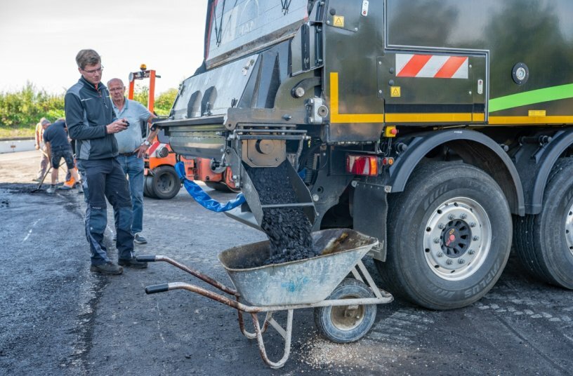 Fliegl Construction and Municipal Technology – Wiesel Compact in action<br>IMAGE SOURCE: Fliegl Bau- & Kommunaltechnik GmbH