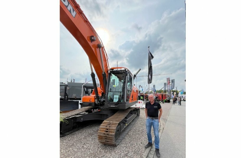 Develon DX230WMH-7 Pizzorno<br>IMAGE SOURCE: DEVELON