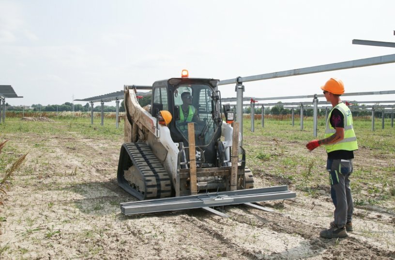 Bobcat machinery plays a key role in the construction of one of Italy´s largest agro-photovoltaic plants<br>IMAGE SOURCE: Bobcat