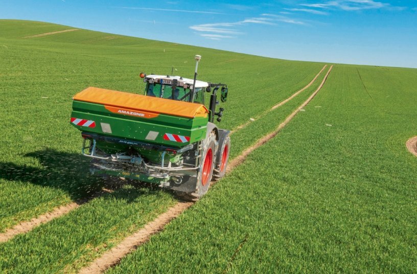 The AutoSpread system has been intensively tested in practice on over 100,000 hectares during the series development.<br>IMAGE SOURCE: AMAZONEN-WERKE H. DREYER SE & Co. KG