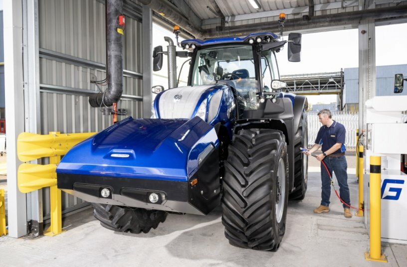 New Holland T7.270 Methane Power<br>IMAGE SOURCE: New Holland