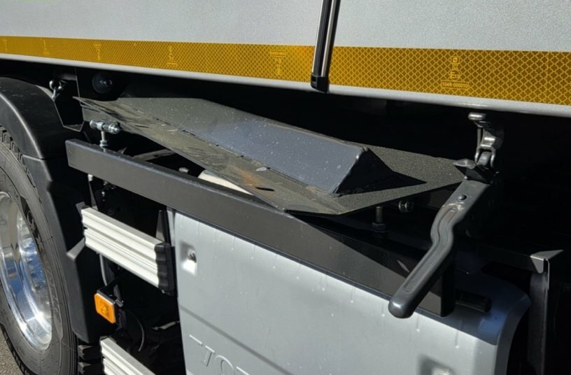 Fliegl Construction and Municipal Technology – Wiesel Compact – Storage Compartment for Accessories<br>IMAGE SOURCE: Fliegl Bau- & Kommunaltechnik GmbH