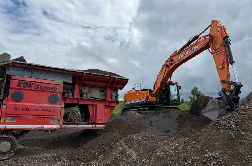 Develon DX360LC-9 Smart Crawler Excavator<br>IMAGE SOURCE: Develon