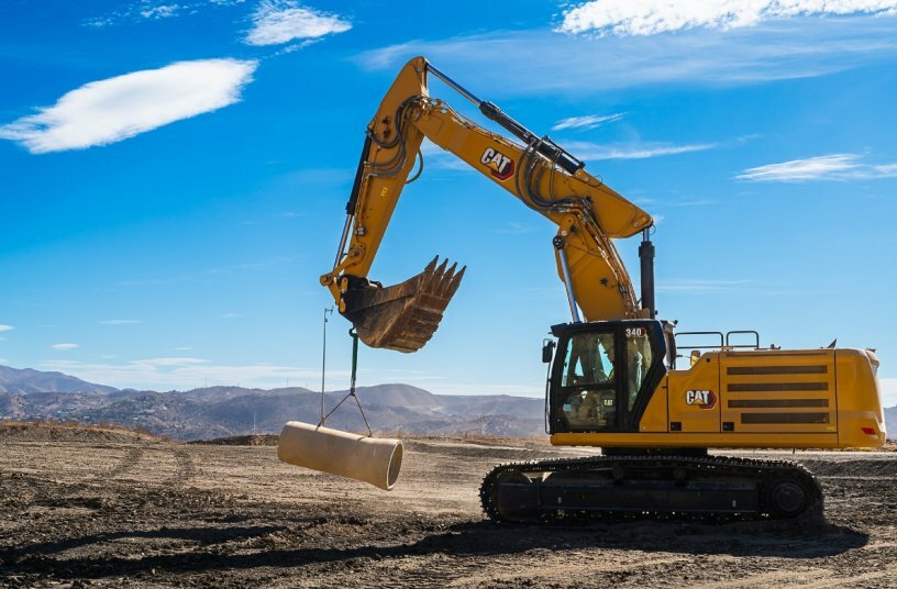 Cat® 340 Excavator with Variable Angle Boom (VAB) option.<br>IMAGE SOURCE: Caterpillar