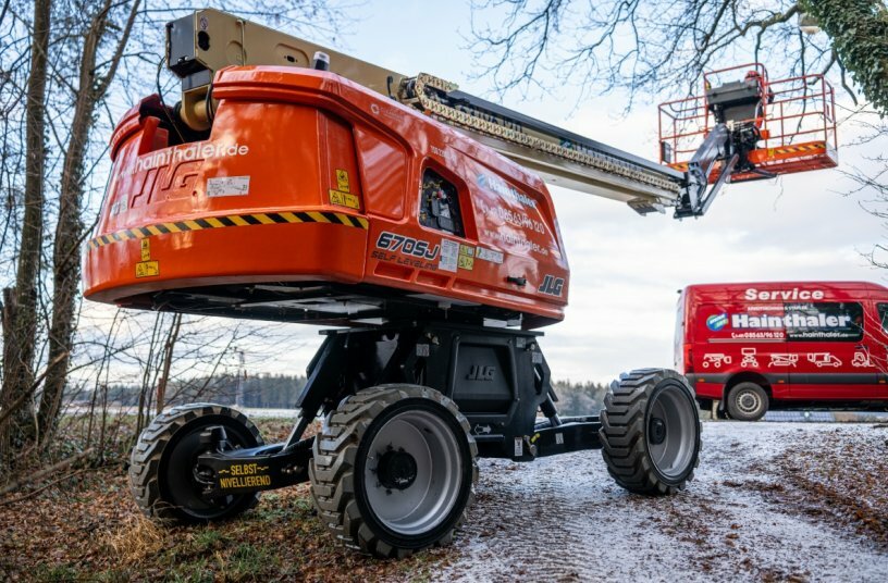 JLG 670SJ und Hainthaler<br>BILDQUELLE: JLG