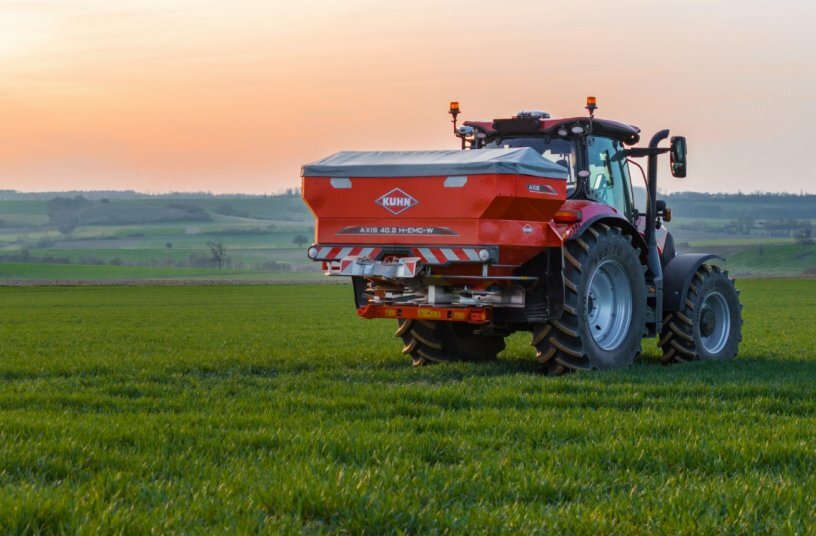 KUHN AXIS & AXENT fertiliser spreaders New OPTIPOINT PRO technology<br>IMAGE SOURCE: KUHN SAS