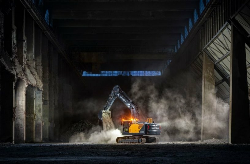 HX260 and HX260N Next Generation excavator launch<br>IMAGE SOURCE: Hyundai Construction Equipment Europe