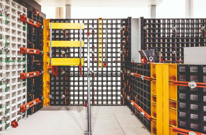 In the future, it will also be possible to make DUO Universal Formwork out of biopolymer, making it an important contributor to greater sustainability at construction sites. At bauma, visitors will also see the new DUO components.<br>IMAGE SOURCE: PERI SE