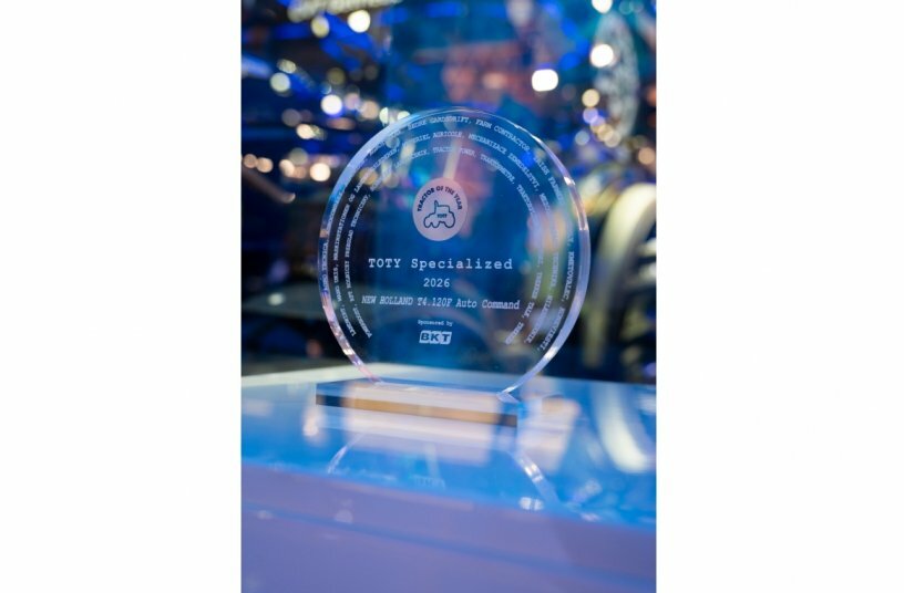 TOTY 2026 award for the New Holland T4.120F Auto Command<br>IMAGE SOURCE: CNH