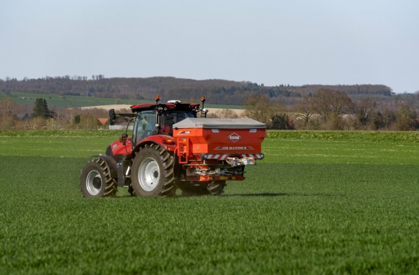KUHN AXIS & AXENT fertiliser spreaders New OPTIPOINT PRO technology<br>IMAGE SOURCE: KUHN SAS