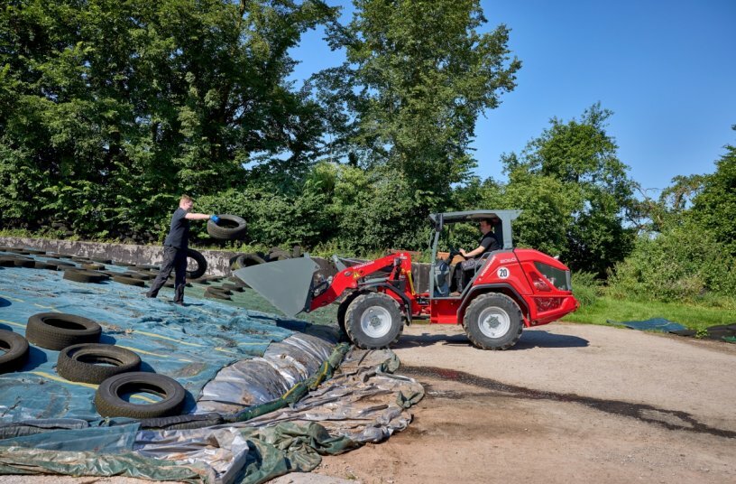 Weidemann 2060<br>IMAGE SOURCE: Weidemann