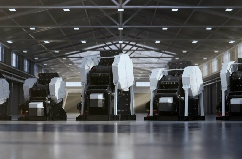 Backenbrecher von Sandvik in einer Reihe im Lager<br>BILDQUELLE: Sandvik Rock Processing Solutions