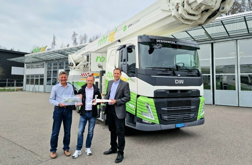 Weltpremiere auf der Bauma 2025: Erster vollelektrischer LKW mit Hubarbeitsbühne und einer Arbeitshöhe von 56 Metern<br>BILDQUELLE: Bronto Skylift